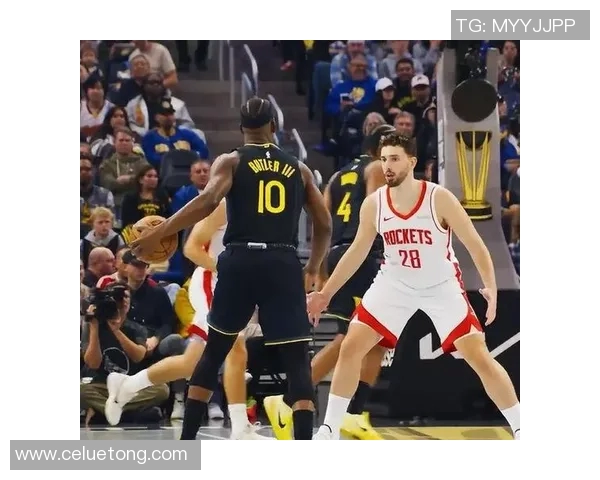 火箭主场惨败勇士，球迷质疑新赛季前景